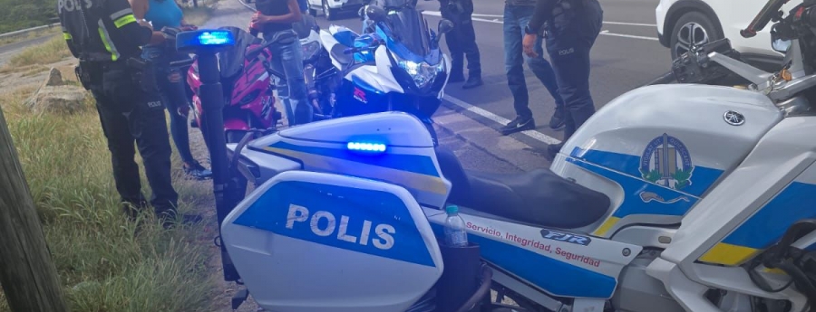 Varios motorcicleta confisca durante control pa parada di fantasia di San Nicolas  