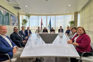 Gobierno a firma MoU cu 7 instancia clave den sector di cuido medico specialisa  