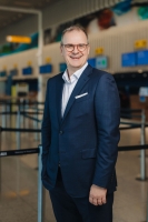 CEO nobo di aeropuerto Reina Beatrix a cuminsa traha oficialmente 