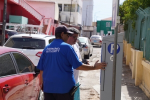 Aruparking lo intensiva control riba parkeo na Playa