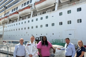 Carnival Cruise Line a haci donacion di 15 cuna na Stichting Casa Cuna Progreso