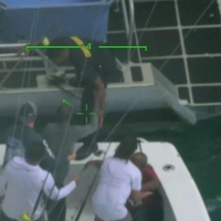 Dos homber rescata despues di 2 dia riba laman pa boto priva banda di Corsou  