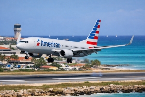 Avion di American Airlines a bati alarma diabierna na Aruba 