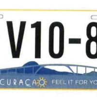 Na Corsou tambe tin scarsedad di plachi di number di auto  