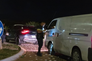 Polis a multa 44 chauffeur pa core auto cu velocidad halto