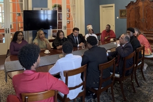 ‘Nos pasado ta determina ken nos ta’: hobennan ta traha pelicula riba sclavitudUntitled