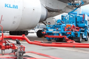 Prijs di petroleo y kerosin ta subiendo debi na guera na Medio Oriente 