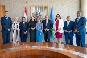 Awor gabinete AVP-FUTURO ta completo cu su minister plenipotenciario  