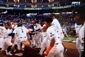 Hulanda a bin di patras y gana Nicaragua 4-3 den un final dramatico den World Baseball Classic 2026