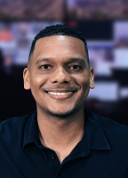 Capitan arubiano di avion di American Airlines ta invitado di Noticiacla LIVE awe nochi