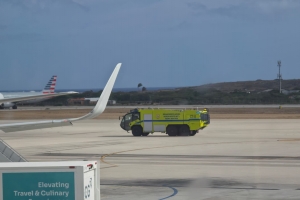 Avion di American Airlines cu a bati alarma prome, a baha bek sano y salvo na Aruba 