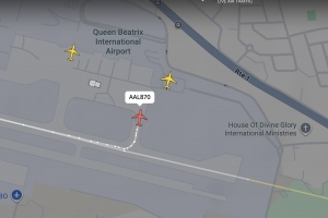 Avion di American Airlines cu a bati alarma prome, a baha bek sano y salvo na Aruba 