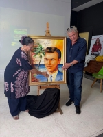 Padu honra cu portret conmemorativo na Aruba