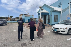  Polis cu preparacion maximo pa bishita di Rey Willem-Alexander