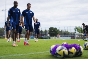 Corsou cla pa duelo cu China, seleccion ainda no ta completo