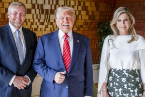 Pareha Real ta cuminsa biahe hopi discuti na Merca, cu estadia serca Trump den Casa Blanco