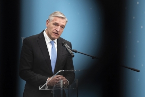 Sybrand Buma di CDA  ta  vicepresidente nobo di Raad van State