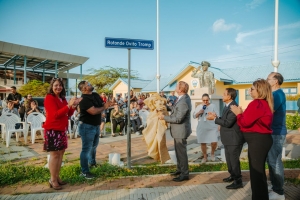 Rotonde di Noord awor ta carga e nomber “Rotonde Ovito Tromp”