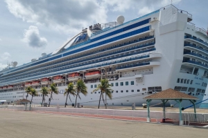 ATA  y  APA  a duna bon bini na tres crucero durante nan yamadanan inaugural