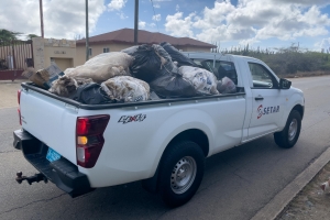 SETAR a participa na e Coastal Clean Up Event di AHATA en conexion cu Earth Day