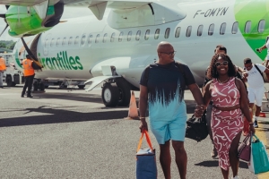 Hues ta ordena bancarota di Air Antilles: fin pa compania di aviacion Caribense
