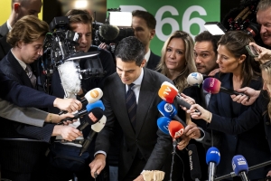 Libertad di prensa mundial ta bayendo atras, pero Hulanda ta subi un puesto