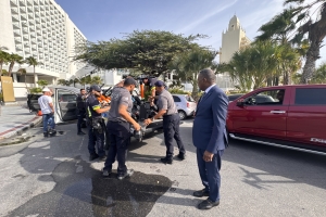 Awe mainta, polis y DTP a cuminsa piki e-step, y scooters riba caminda publico !