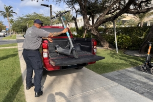 Awe mainta, polis y DTP a cuminsa piki e-step, y scooters riba caminda publico !