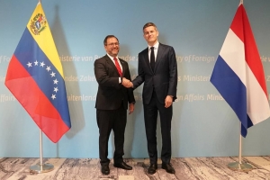Venezuela y Hulanda reforsa relacion: enfoque riba turismo cu Aruba, Corsou y Boneiru