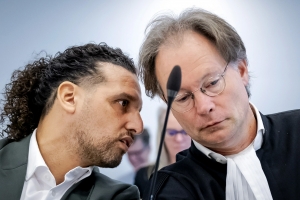 Na Hulanda, rapper Ali B ta bay casaccion, pero por warda e proceso den libertad