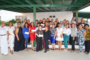 Quota International of Aruba ta entrega donacion na fundacionnan local