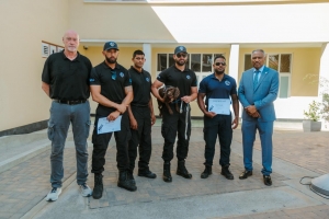 11 guia di cacho policial certifica pa combate droga, arma y criminalidad na Aruba