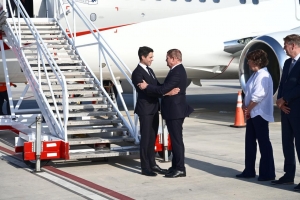 Prome minister hulandes Rob Jetten a yega Aruba pa su prome bishita oficial