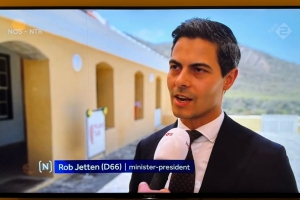 Jetten ta admiti: No a informa Islanan na tempo riba abstencion den resolucion di sclavitud di ONU