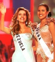 E weekend aki ta trinta aña pasa cu Taryn Mansell a bira 1st runner up   den Miss Universe 1996