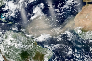DVG ta alerta: Tres dia awor di stof di Sahara intenso por causa problema respiratorio na Aruba