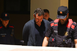 Yiu di fundador di Mango sospecha den morto di su tata  