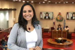 Minister Gerlien Croes ta impulsa mehoracion di enseñansa multilingual