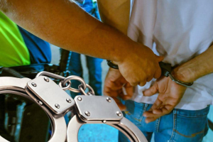 Polis ta detene varios sospechoso rapidamente despues di tiramento na Seroe Colorado