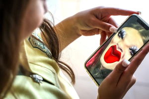 Investigacion: Muchanan cu no uza telefoon ta drumi mihor y tin menos depression