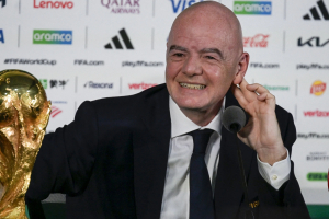 Infantino ta elogia Mundial 2026, pero evita preguntanan dificil
