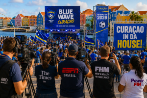 Corsou a ricibi prensa internacional durante su debut historico na Mundial FIFA