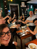 The Wine Room a celebra 14 aña di excelencia cu musica, biña y sabor