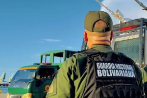 Abogado na Venezuela ta denuncia detencion di cinco venezolano deporta for di Aruba   
