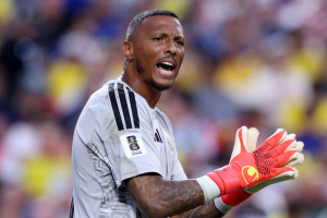 Eloy Room ta converti den un heroe: Corsou a gana su prome punto di mundial
