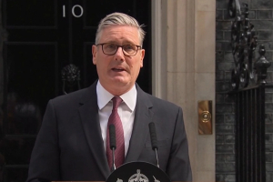 Keir Starmer ta baha bou di creciente presion como prome minister di Reino Uni
