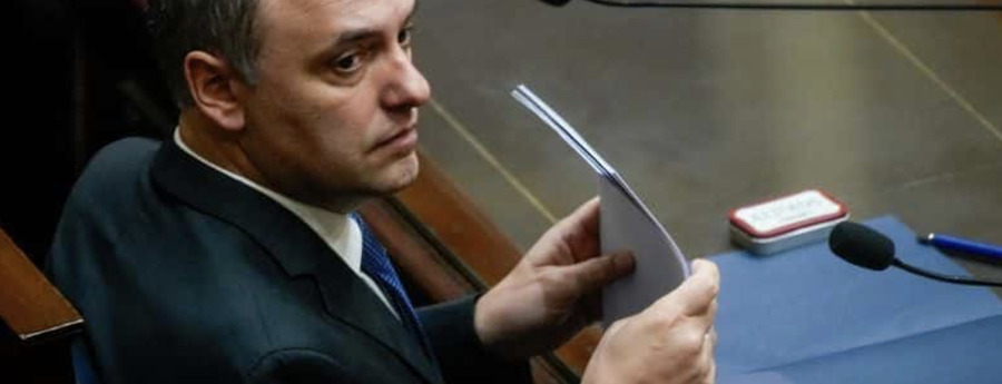 Hefe di Gabinete di Argentina ta renuncia pa e.o. escandalo cu ta inclui biahe pa Aruba