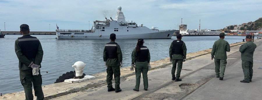 Barconan di marina real hulandes a yega La Guaira cu ayudo humanitario pa Venezuela