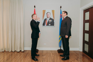 Thomas Domhoff ta huramenta como presidente nobo di Banco Central di Aruba