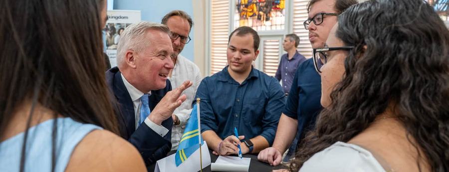 Van der Burg: Aruba Sets Strong Example of Cooperation